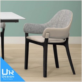 簡約北歐風赫菲斯淺灰色布面實木餐椅(24I20/A480-03)